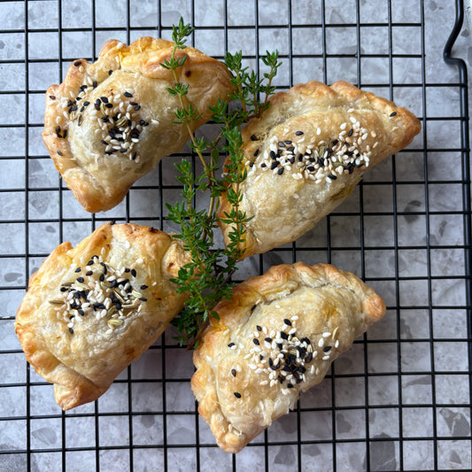 Vegetable Samosas (V)