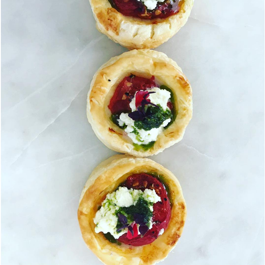 Tomato tartlet with homemade ricotta & basil